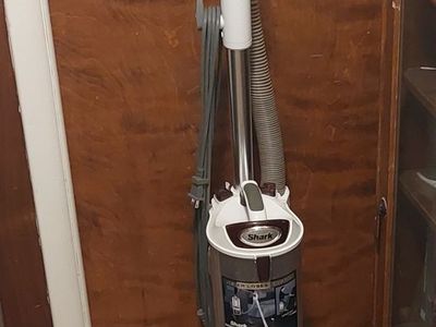 Shark Rotator UV560 Vacuum Cleaner