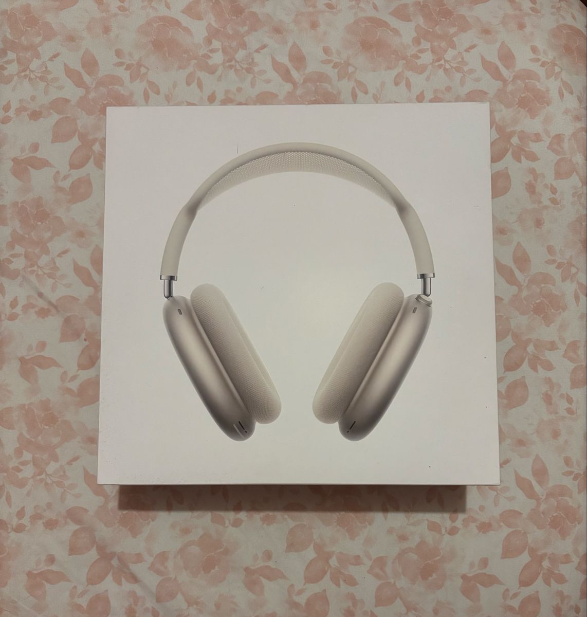AirPods Max with Smart Case