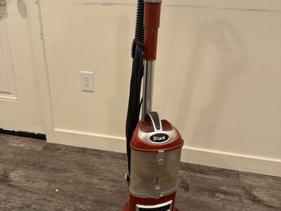 Shark Navigator Lift-Away Professional Upright Vacuum NV356E - Red/Silver, Bagless