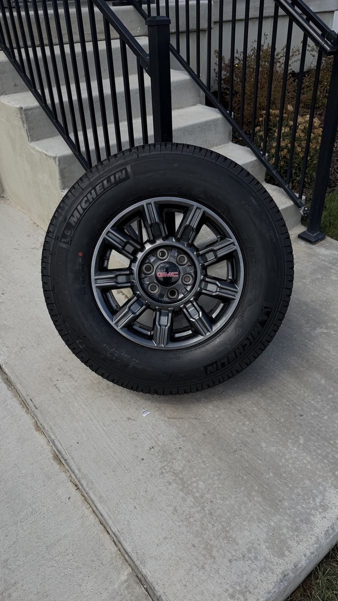 GMC Sierra 1500 AT4x Rims and Tires 275/70R18 Michelin LTX AT2
