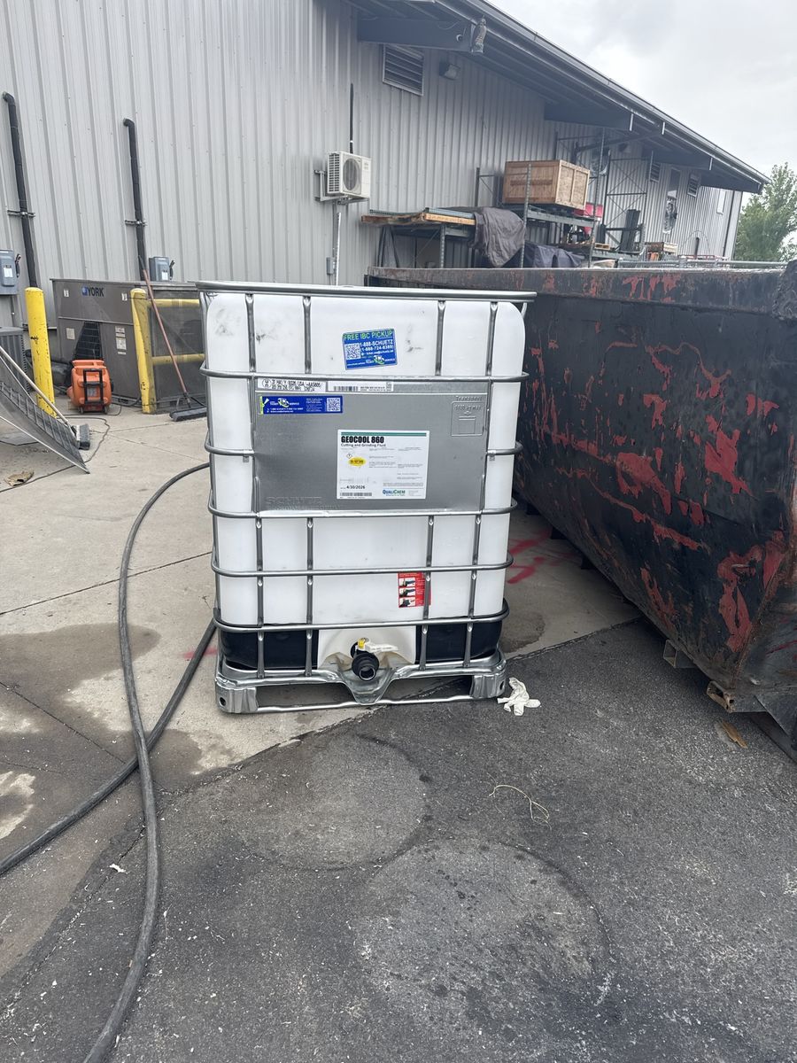 Schuetz 275 Gallon IBC Tote Water Liquid Storage Tank Container