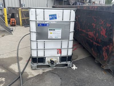 Schuetz 275 Gallon IBC Tote Water Liquid Storage Tank Container