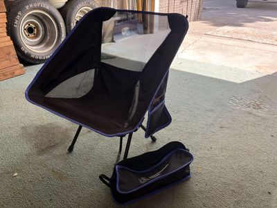 Folding camp chair