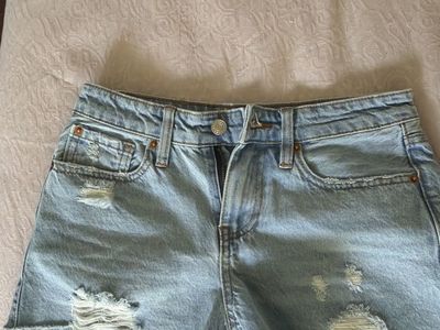 Women’s mid rise shorts