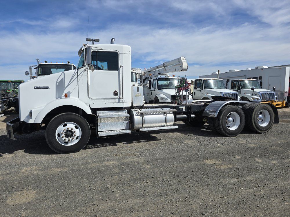 1998 Kenworth T800 Day Cab Semi Tractor Wet Kit