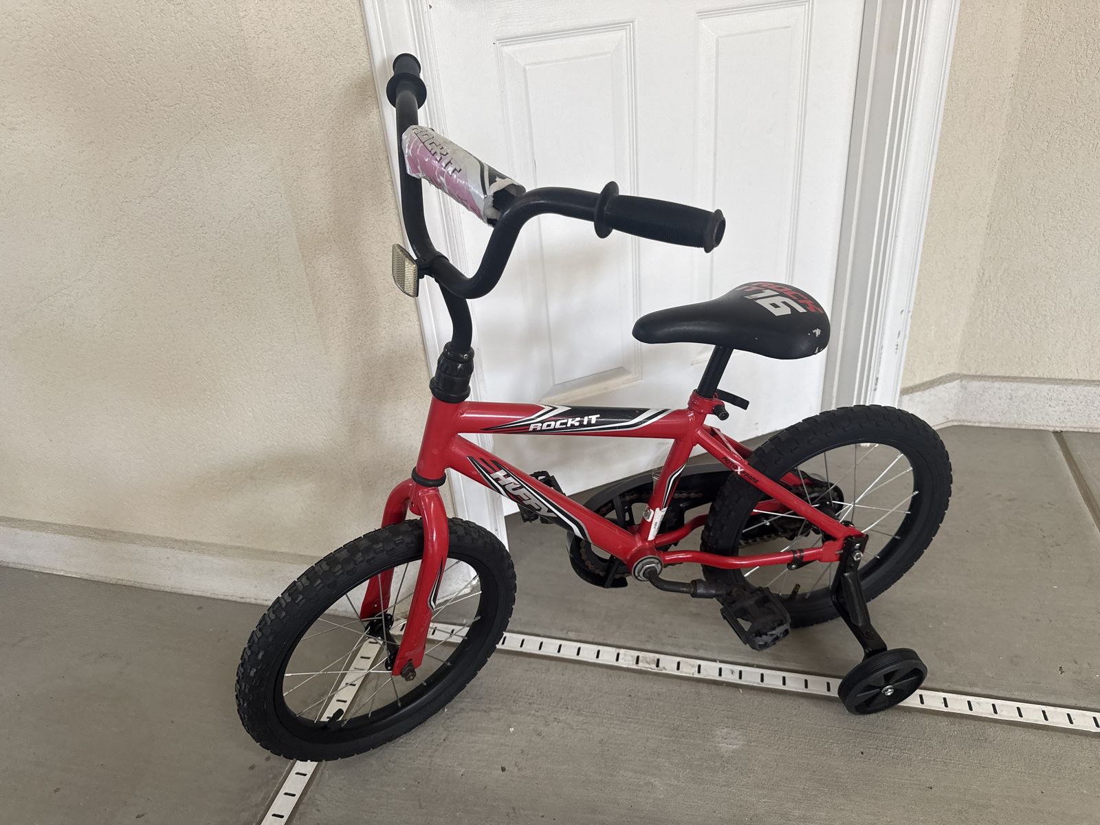 16 Inch Huffy Rock-it Kids Bike