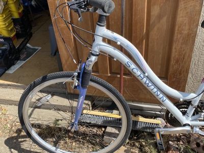 Schwinn Trailway Womens Bike