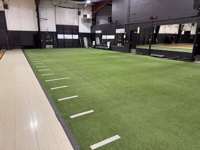 COMMERCIAL WAREHOUSE GYM TURF RENTAL