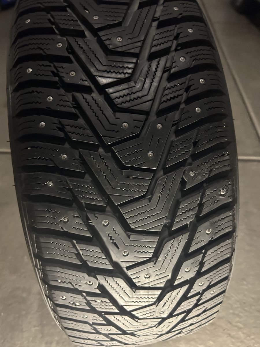 4 Tires 235/55/17 Hankok 260.00