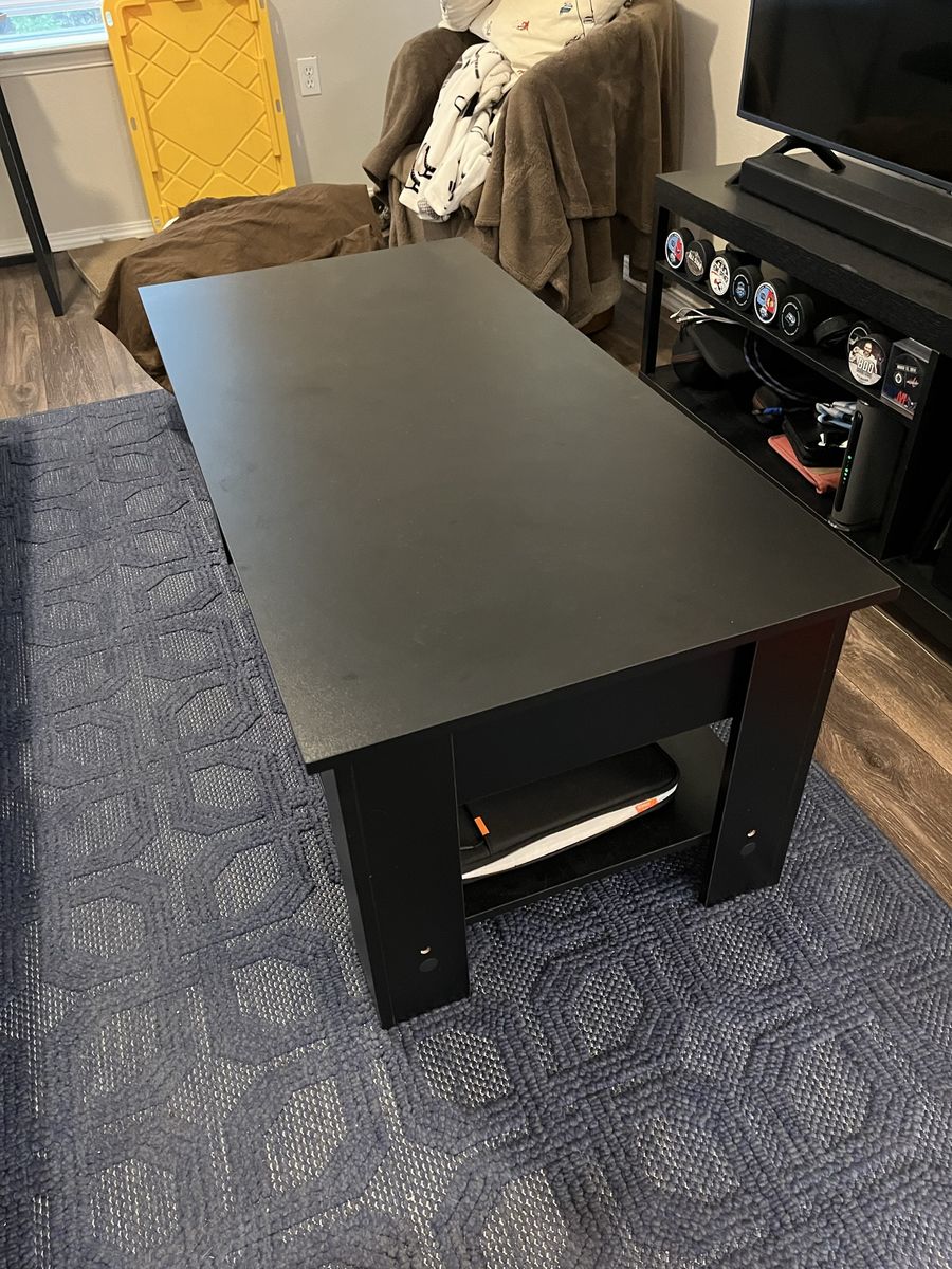 Black Lift-Top Coffee Table with Storage Compartment