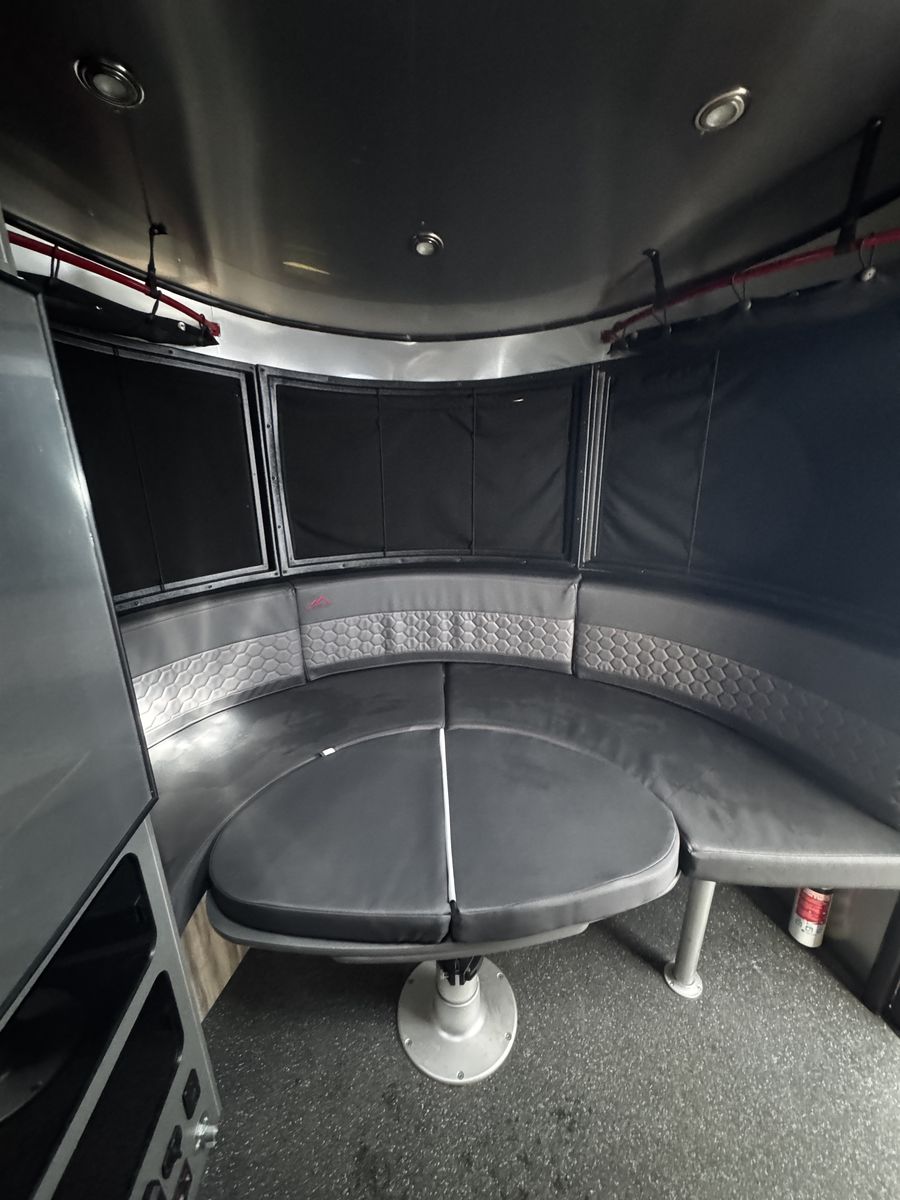 Main image 7