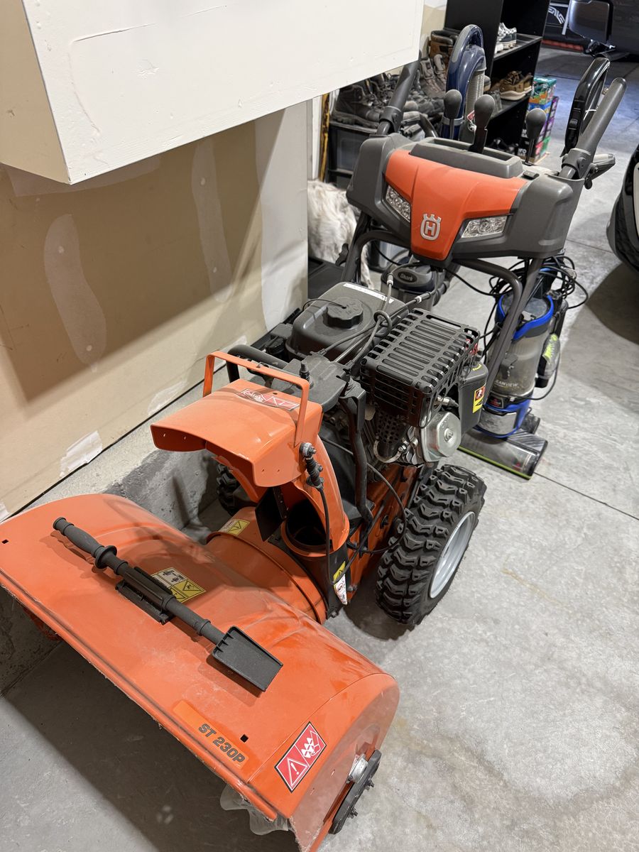 Husqvarna Snowblower