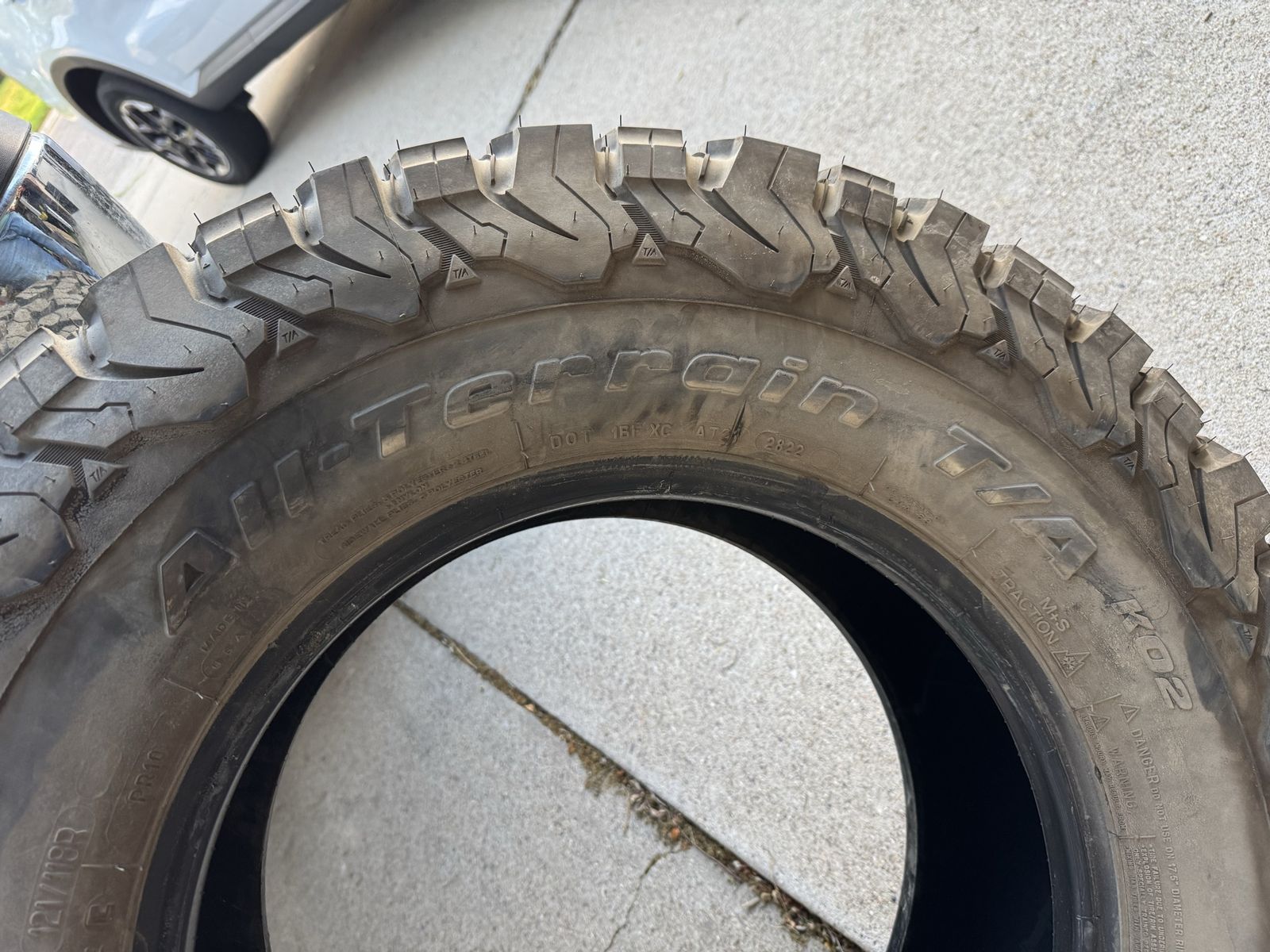 BF Goodrich All Terrain T/A KO2 LT275/70R17 Load Range E Tire