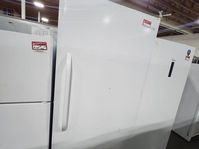 GREAT FRIGIDAIRE UPRIGHT 21 CF FREEZER! NOT FROST FREE