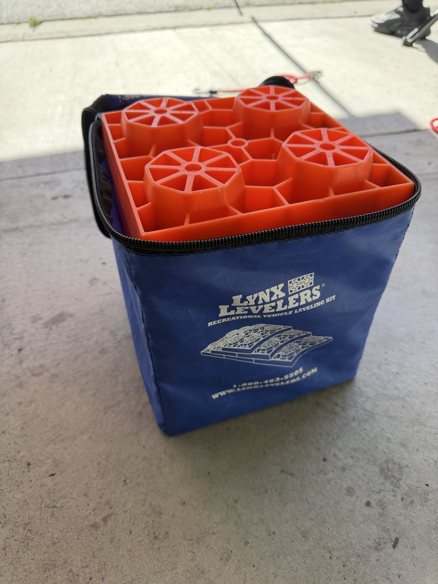 Lynx Levelers RV
