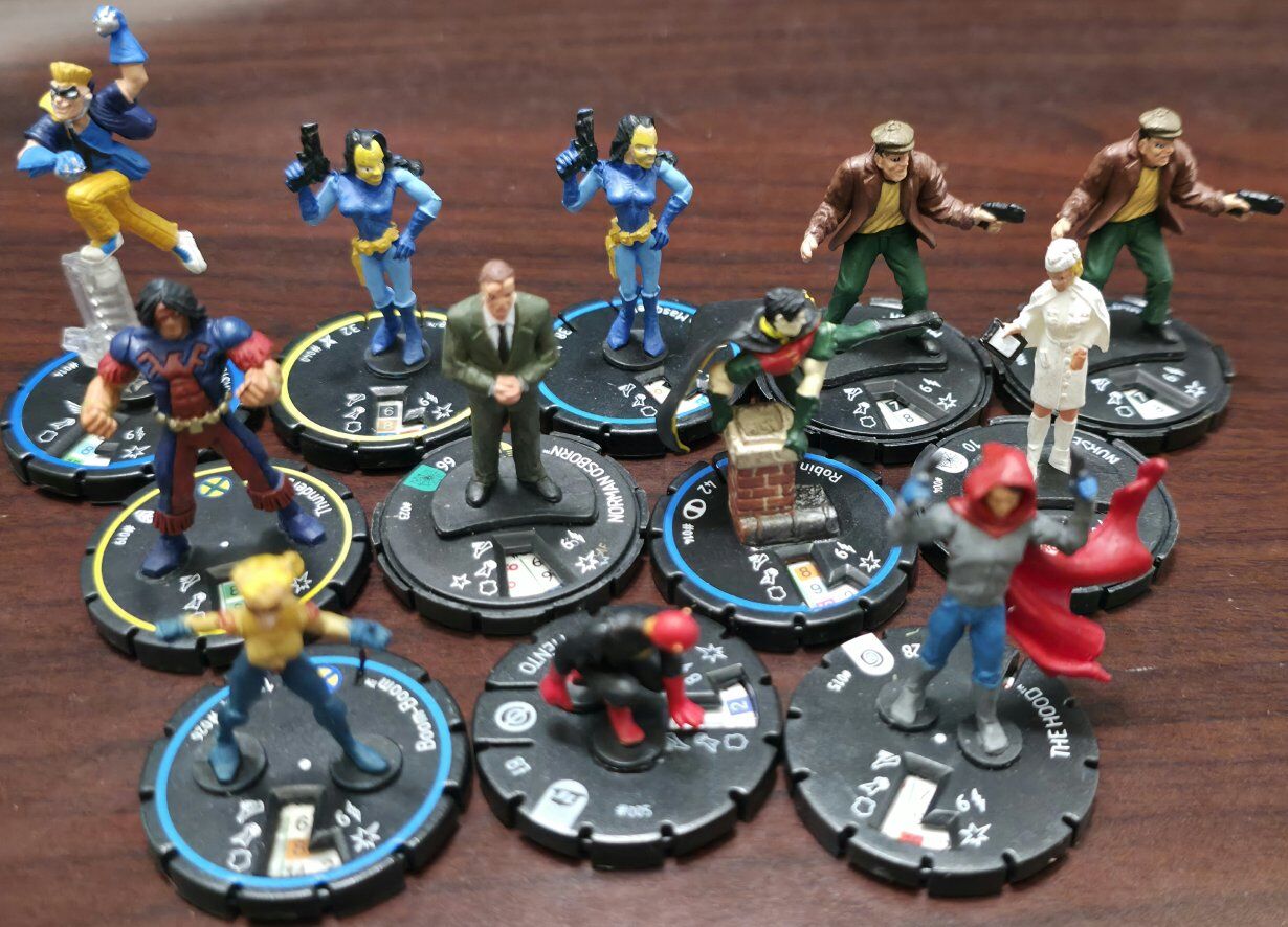 lot 1 HeroClix collectible miniatures