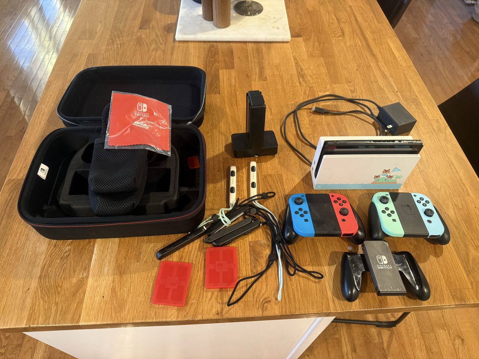 Nintendo Switch - Animal crossing edition