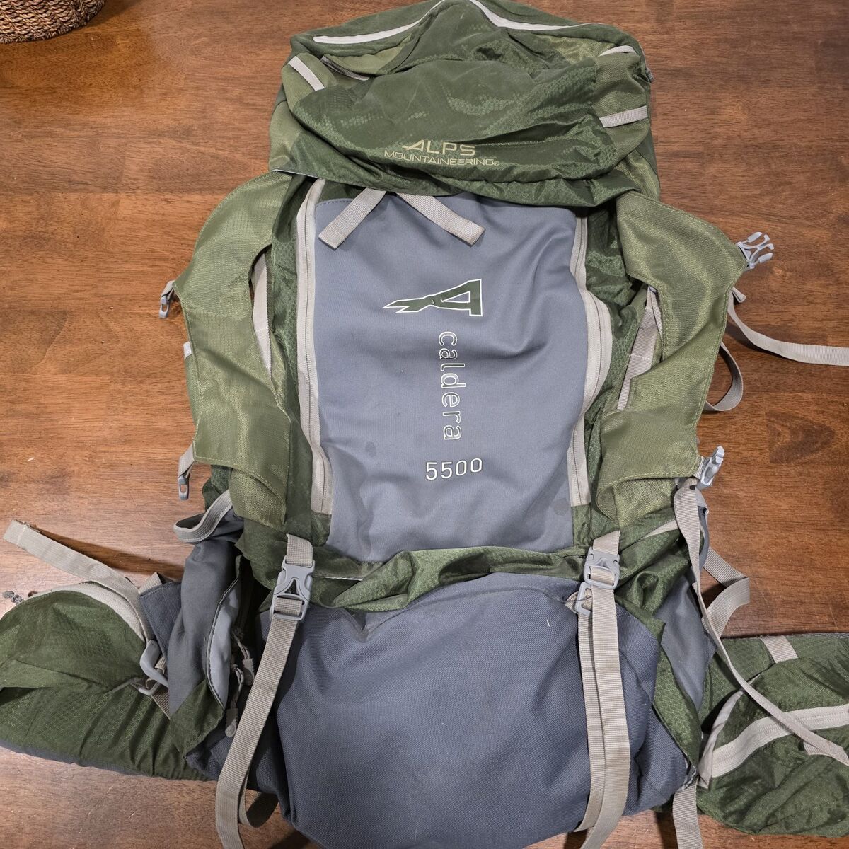 Alps Mountaineering - Caldera 5500