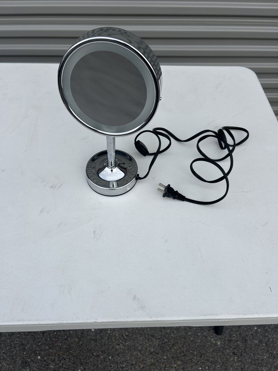 Comair Lighted Double Sided Magnifying Mirro