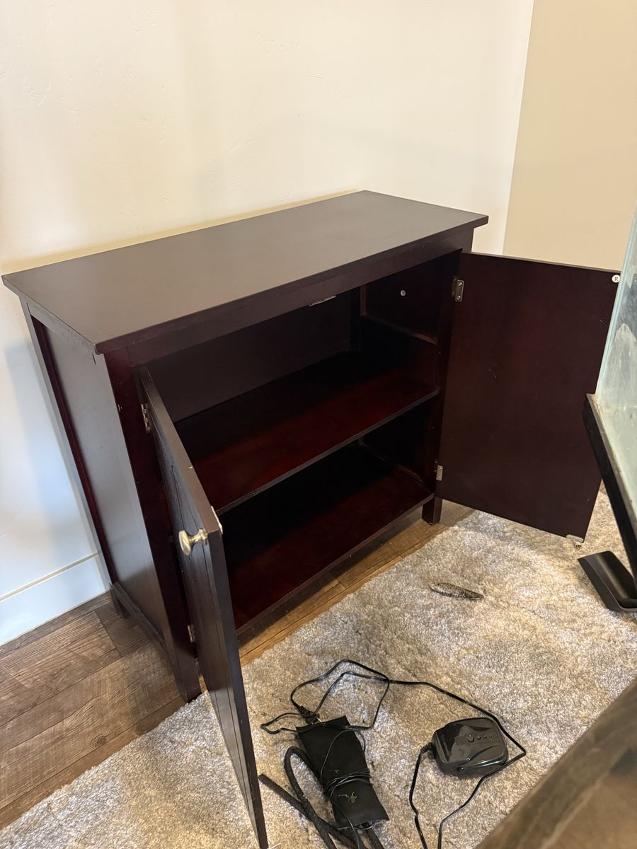 Storage cabinet
