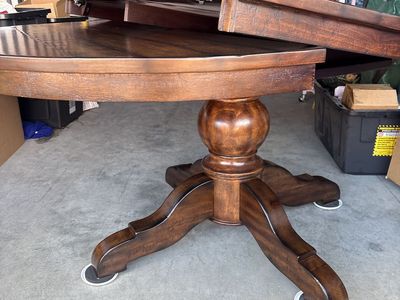 Pottery Barn Rustic Mahogany Dining Table 48-72