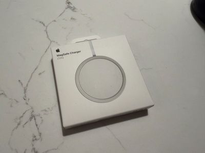 New Apple MagSafe Charger (1M) USB-C White - Official Apple Accessory