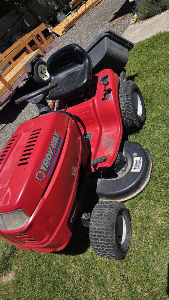 Troy-Bilt Pony 42" Riding Lawn Mower - Red, w/ Bagging System - Runs Great!