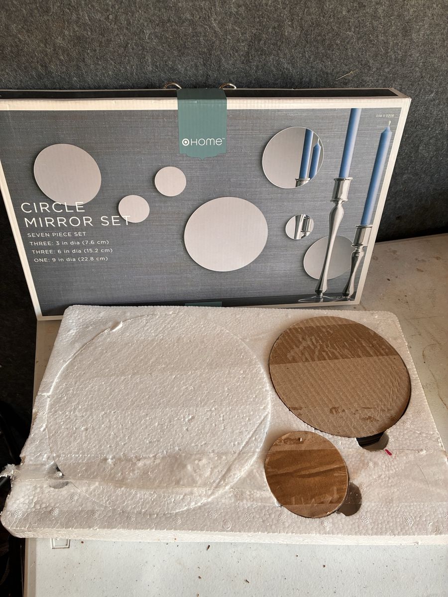 Round mirror set