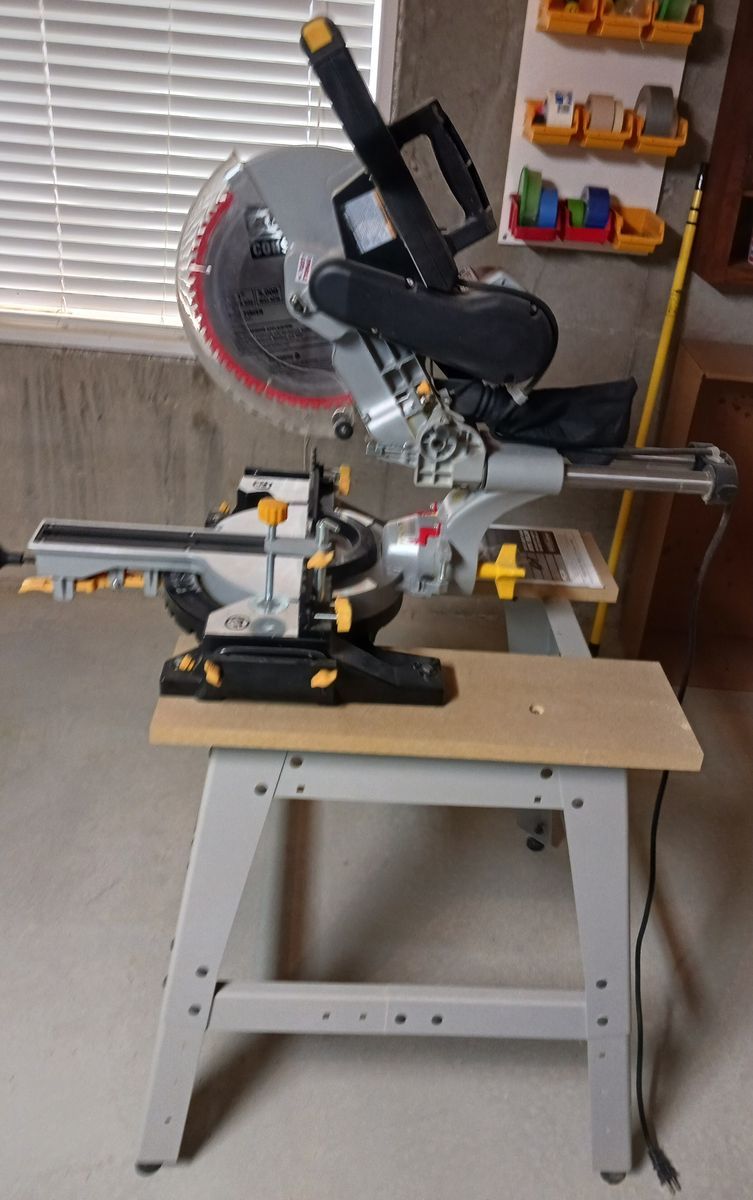 Chicago Electric 12 inch double bevel miter saw.