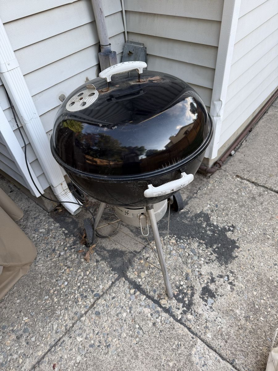 Weber 22-inch Kettle Charcoal Grill - Black with Wheels and Ash Catcherer