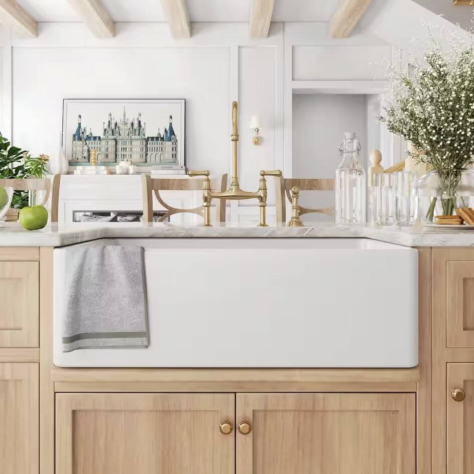 HOROW White Fireclay 30 in. x 20 in. Single Bowl Farmhouse Apron Front Kitchen Sink with Bottom Grid and Strainer