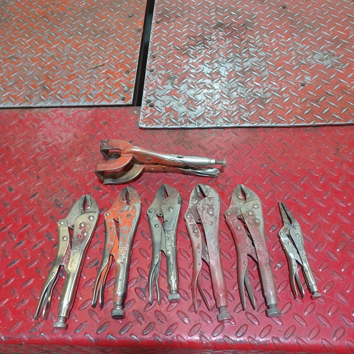 Vice grips locking pliers