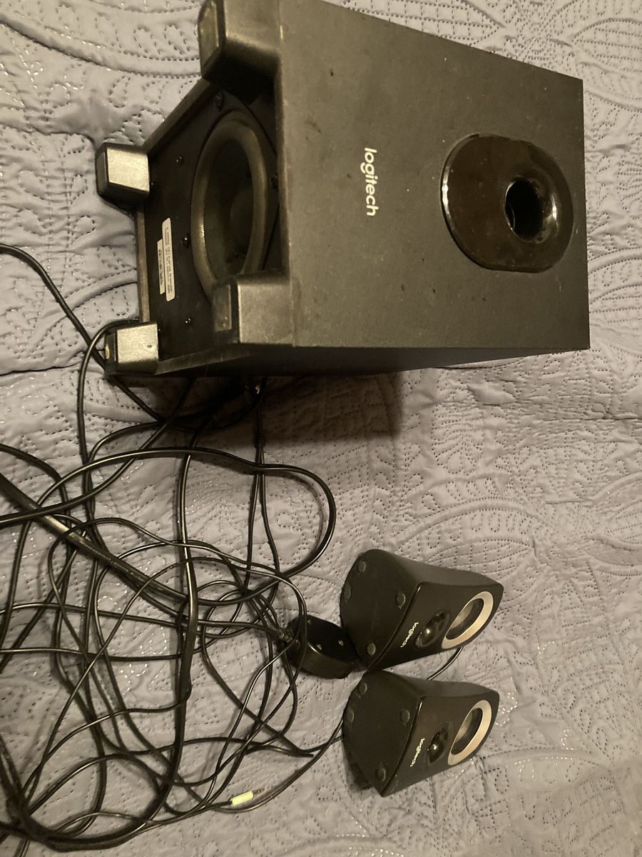 Logitech computer speakers with subwoofer