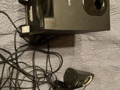 Logitech computer speakers with subwoofer