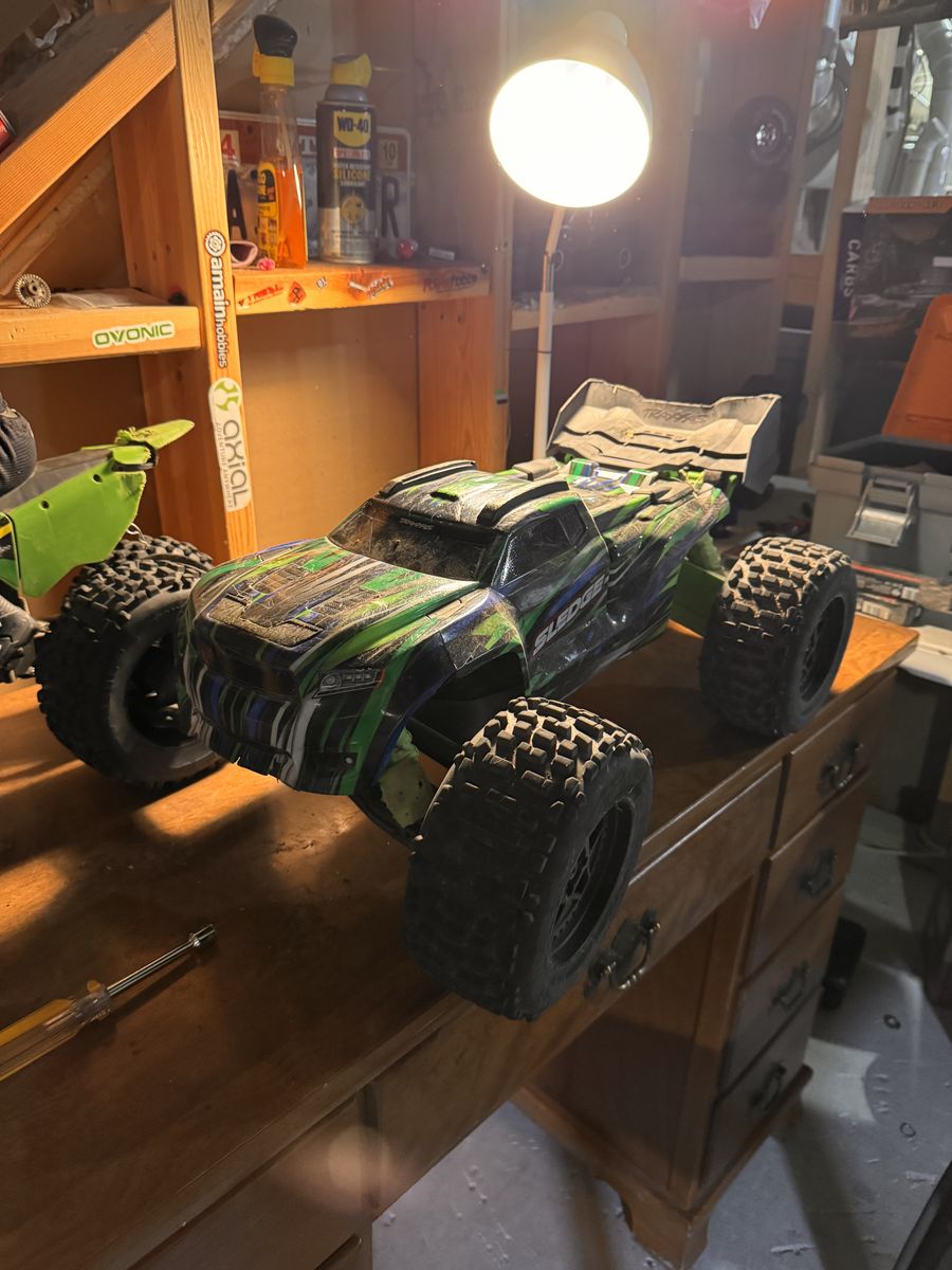 Traxxas sledge flexible on price