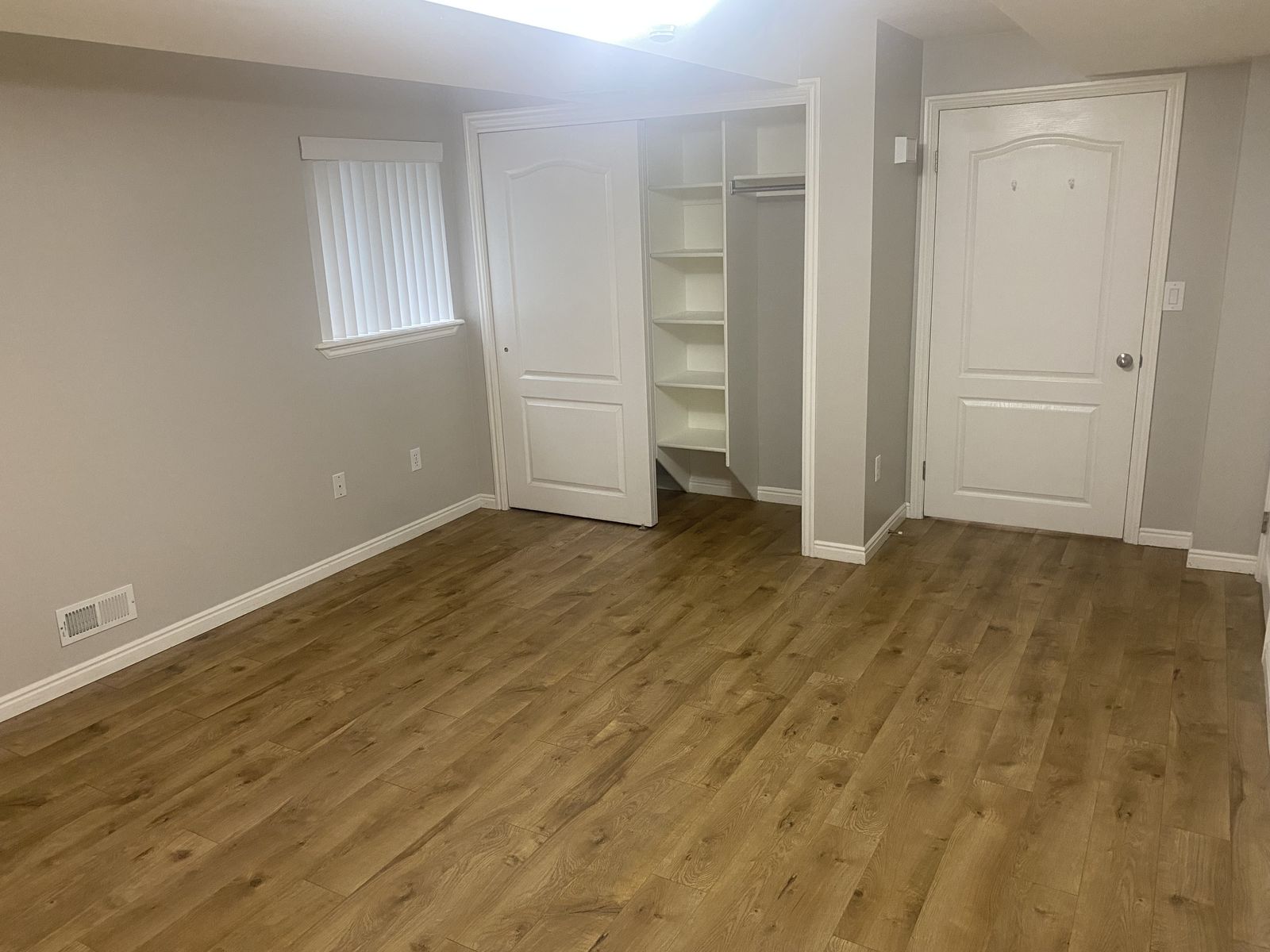 Main image 12
