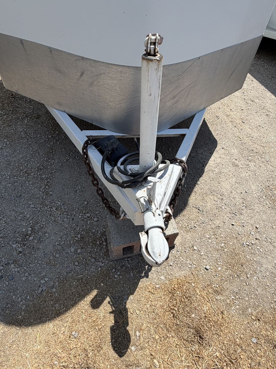Main image 6