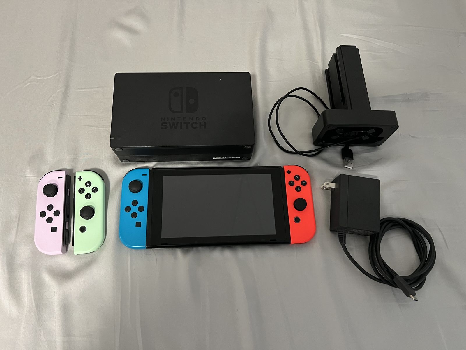 Like-New Nintendo Switch Bundle | 4 Joy-Cons + Charging Dock