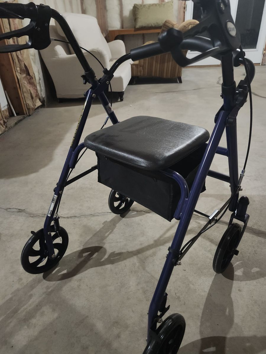 Strong walker on wheels, foldable