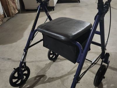 Strong walker on wheels, foldable