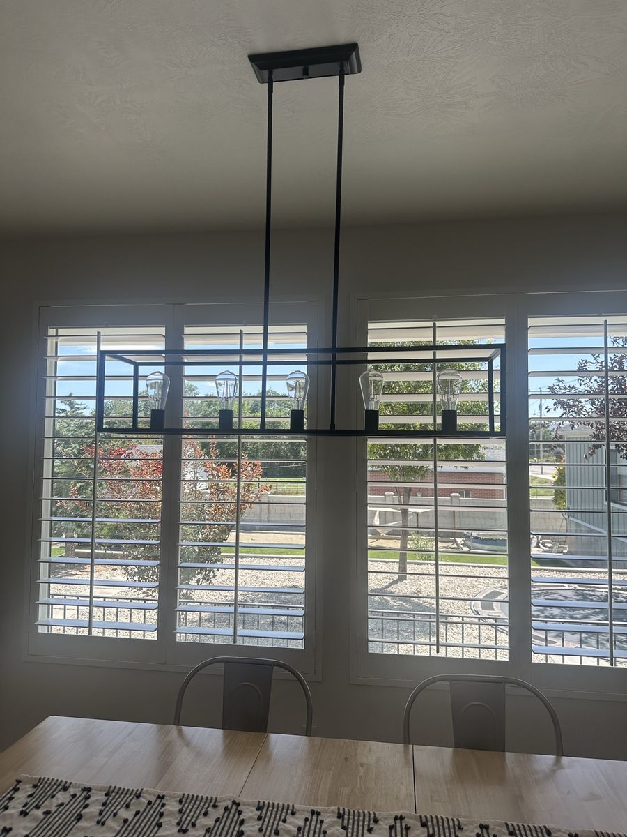 Modern Black Metal Linear Pendant Light Fixture with 5 Lights
