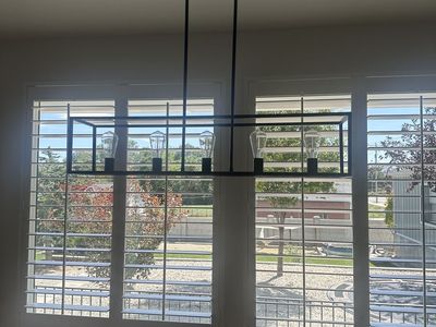 Modern Black Metal Linear Pendant Light Fixture with 5 Lights