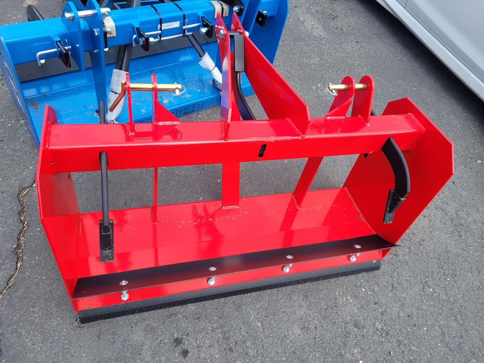 Titan 4' Red Box Blade