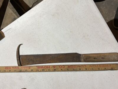 Beet Machette With Hook