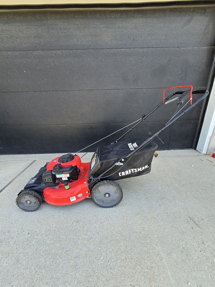 Craftsman M215 21" Self-Propelled Gas Mower (2022) - Starts Easy!