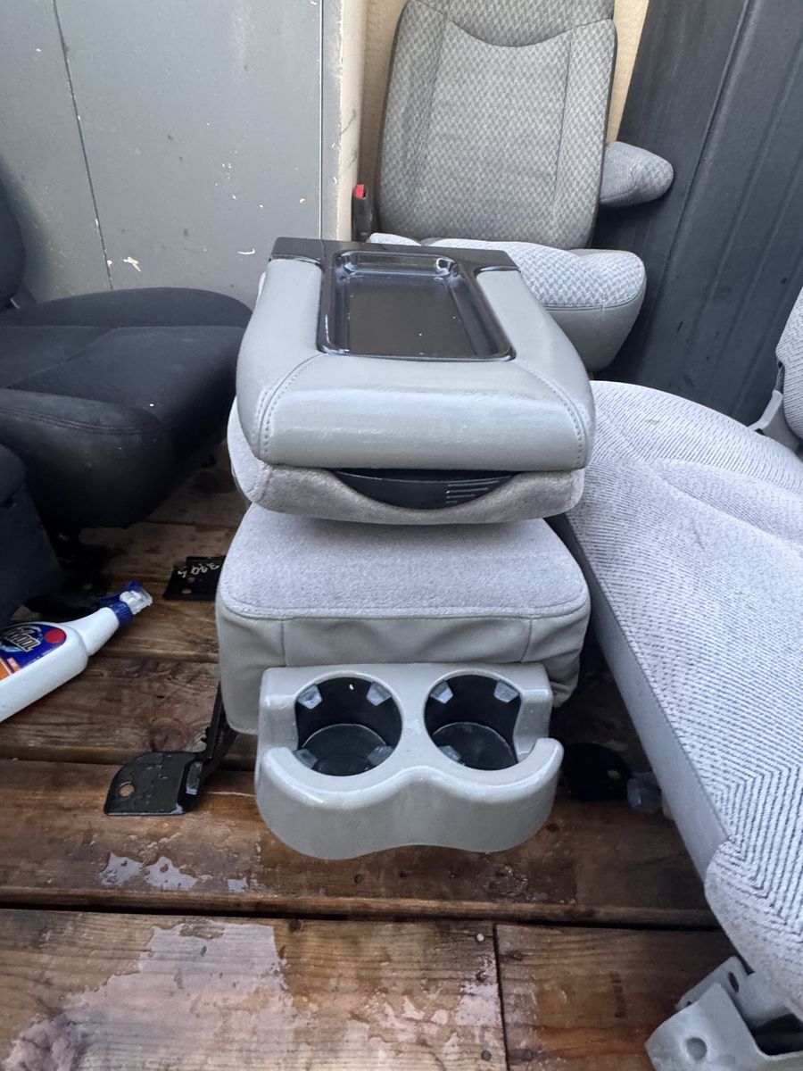 JUMP SEAT GMC SIERRA OR CHEVROLET SILVERADO 2014-2018