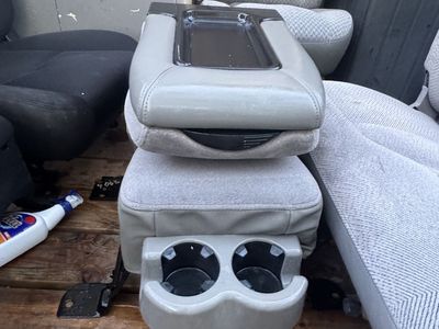 JUMP SEAT GMC SIERRA OR CHEVROLET SILVERADO 2014-2018