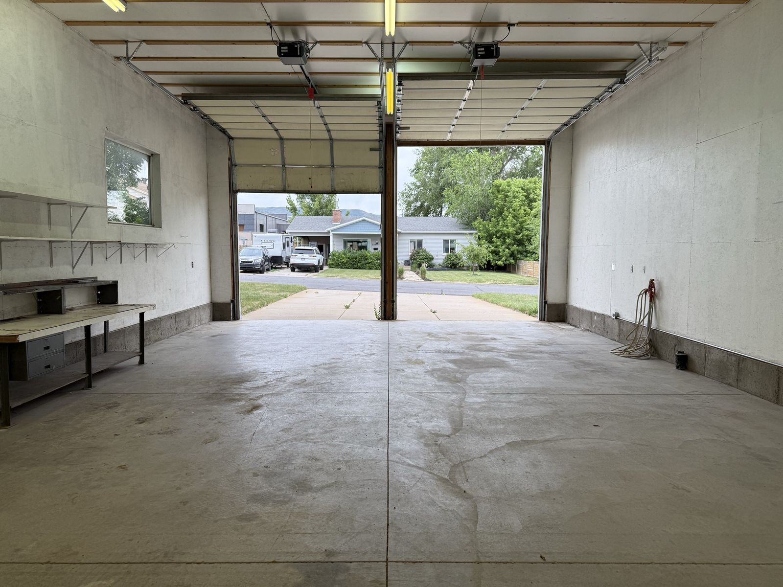 Main image 3