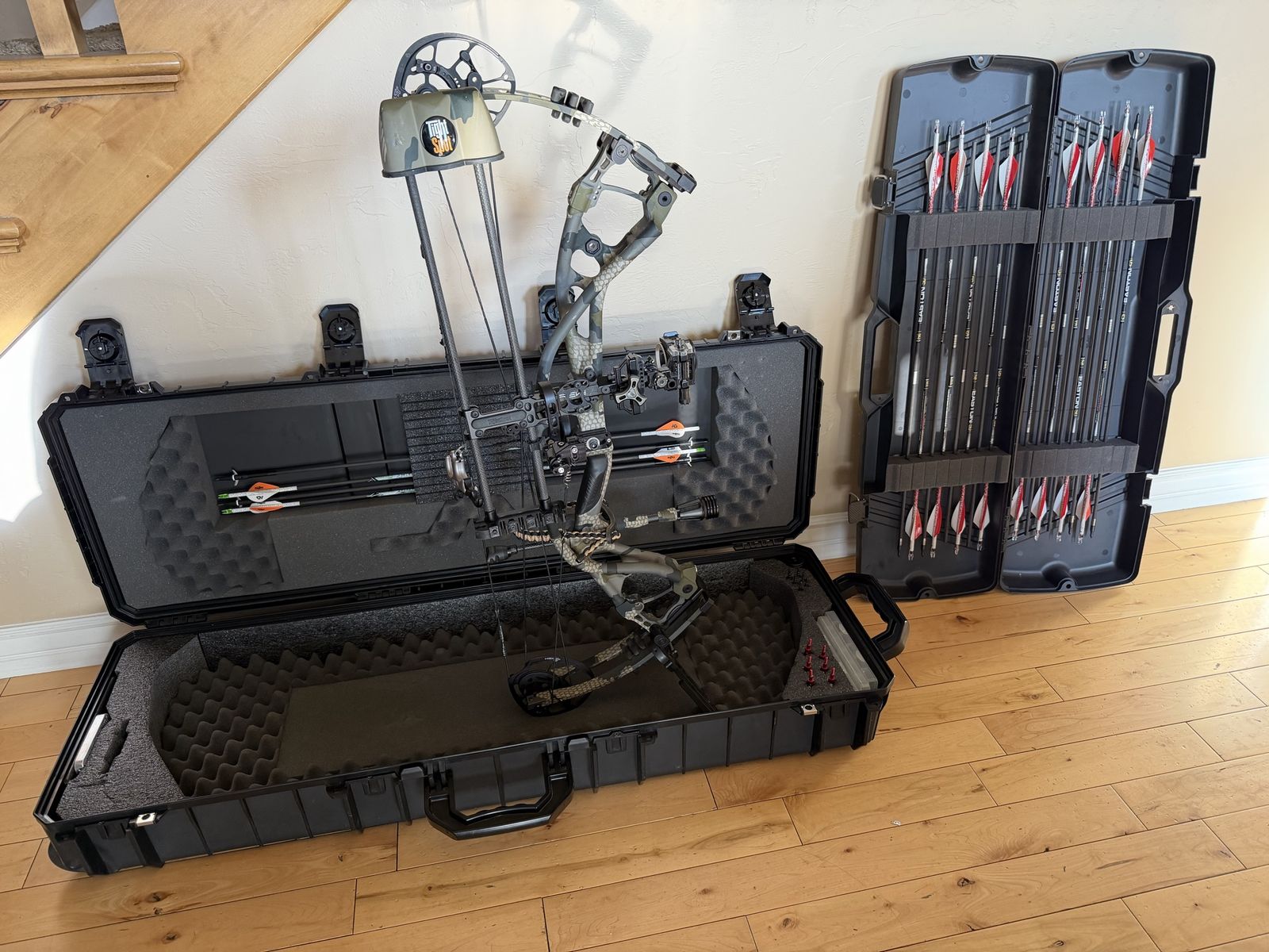 Hoyt Carbon RX Twin Turbo w/ Tons of Extras