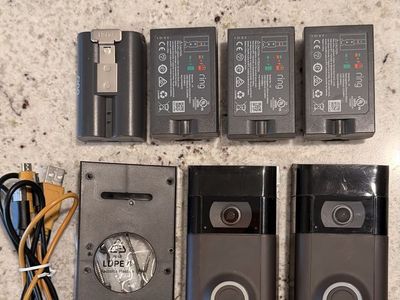 2 Ring Doorbells 4 batteries and Chime